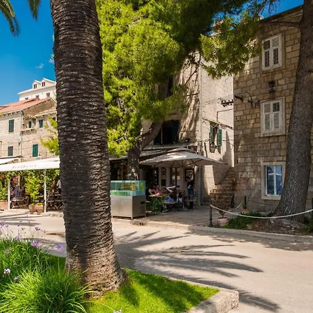 Unique Center 公寓 *